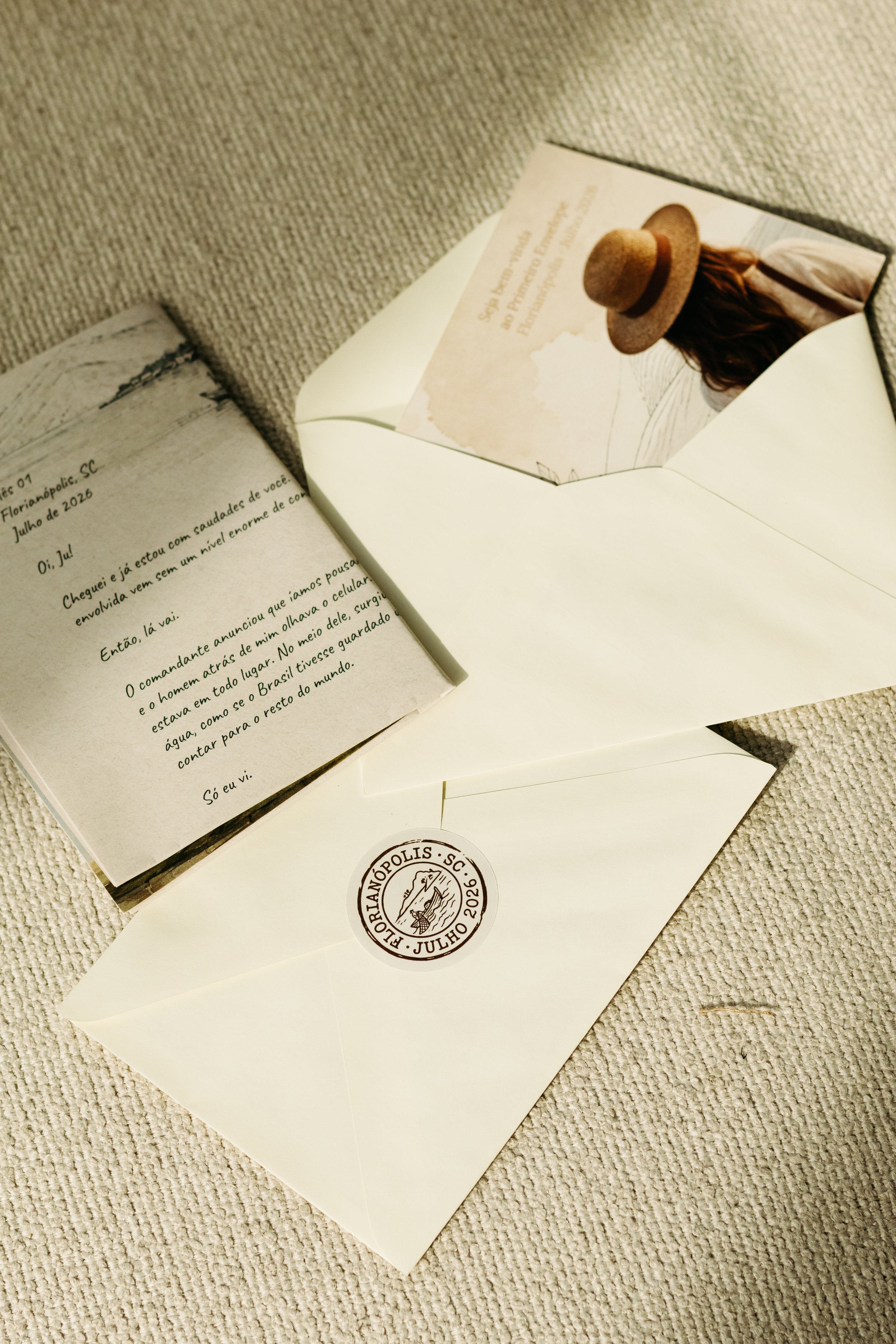 Carta de Mel, envelope e cartão de boas-vindas do Primeiro Envelope.